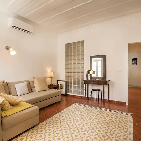 Charming Alegria By Homing Apartment *